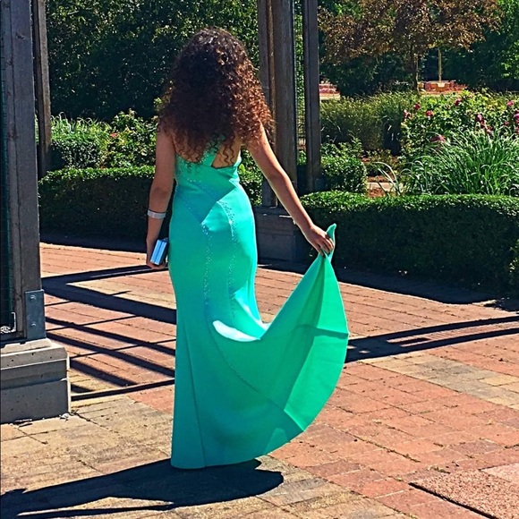 Long Dress / GOWN - Picture 6 of 8